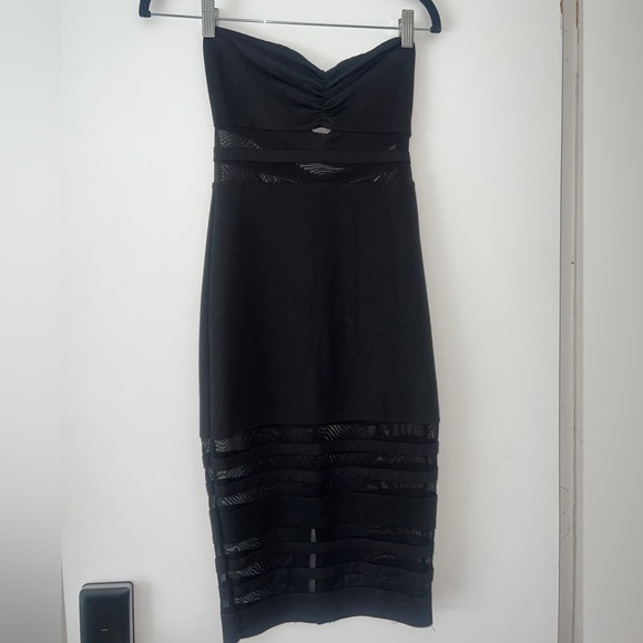 REVOLVE Dresses & Skirts - Revolve- All The Ways- Strapless MIDI Dress in black